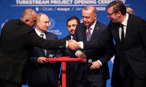 &quot;Газпром&quot; достави първия газ по &quot;Турски поток&quot;